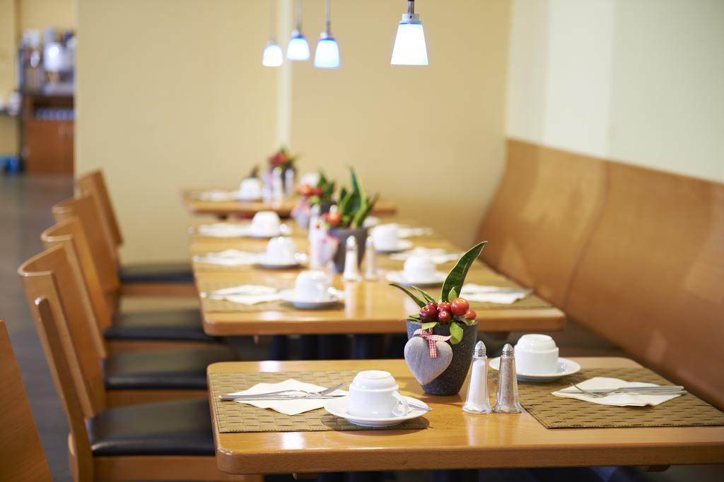 Ghotel Hotel & Living Muenchen-Zentrum Restoran gambar